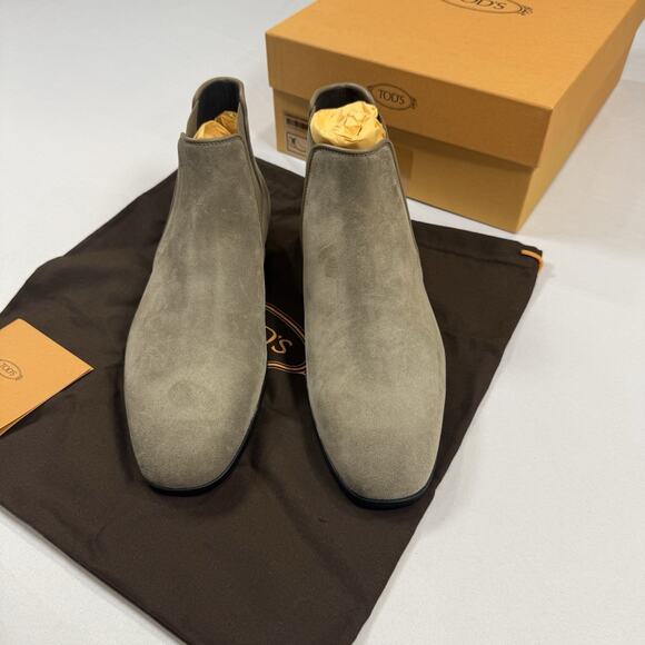 Tod’s SUEDE CHELSEA BOOTS Size 7.5UK/9US New In Box MSRP $1,095 main image 4